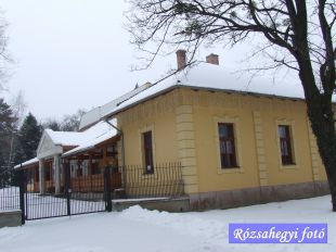 Lábatlan Nedecky-Huszár-Gyulay kúria