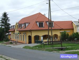 Lábatlan Reviczky kúria