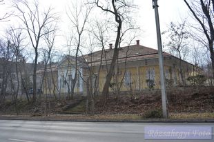 XII.ker. historizáló villa