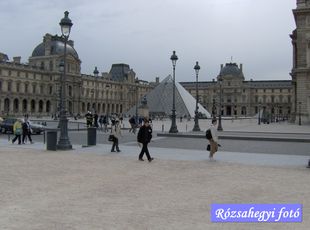 Párizs Louvre