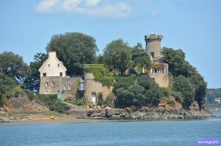 Plouër Sur Rance Château de Péhou