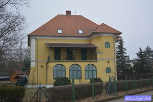 Balatonföldvár József Attila utcai villa