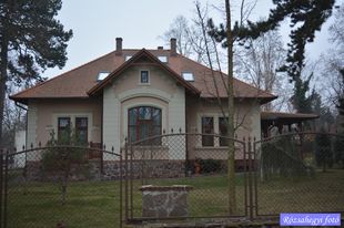 Balatonföldvár Petőfi Sándor utcai villa