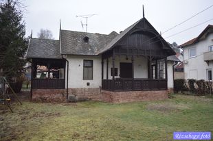 Balatonalmádi Martinovics utcai villa